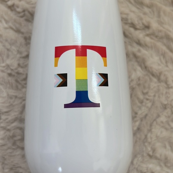 T-Mobile tumbler with plastic lid, with with T logo in pride colors, NWT - Picture 2 of 16